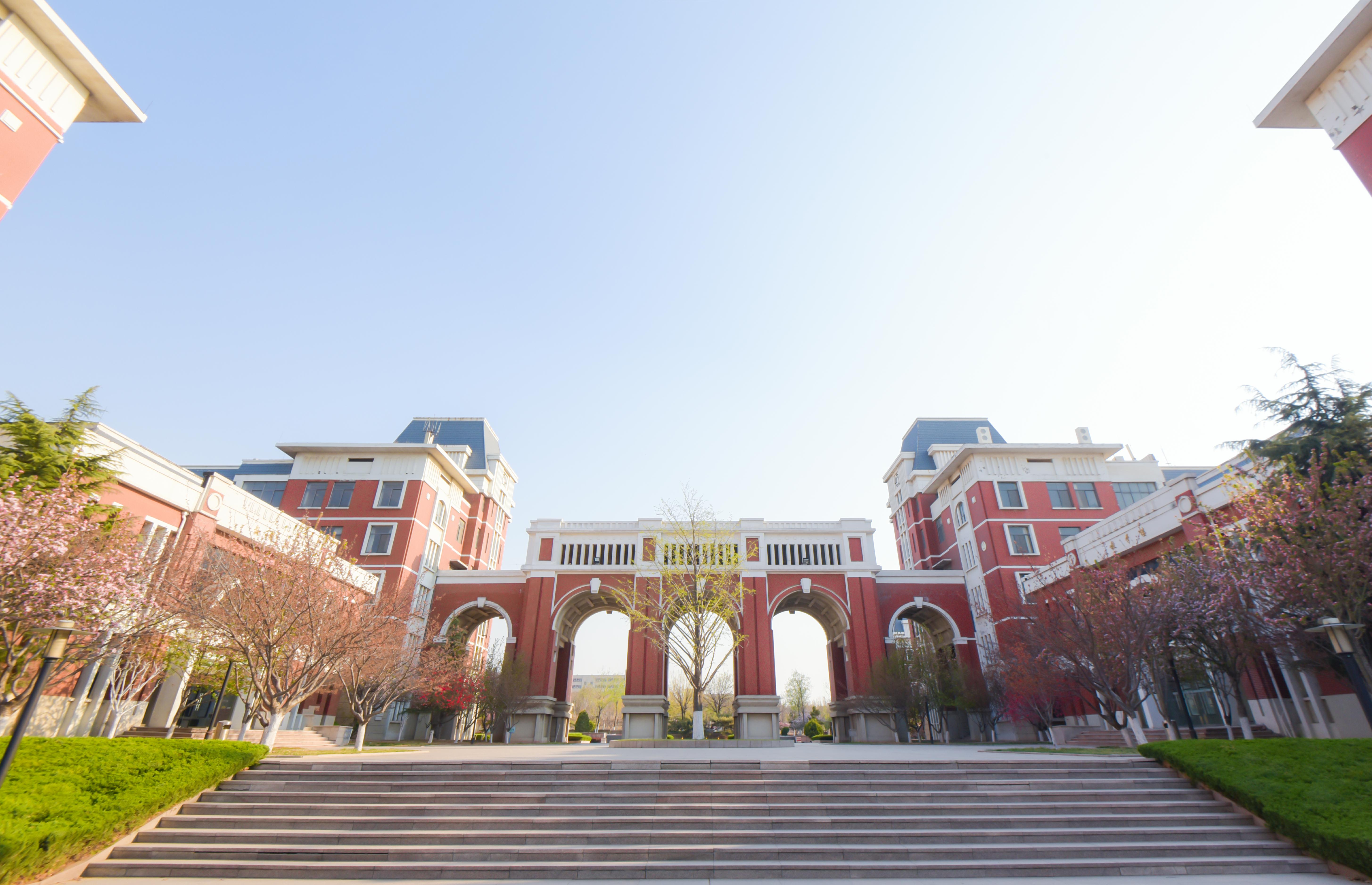 明水校区凯旋门-山东财经大学燕山学院