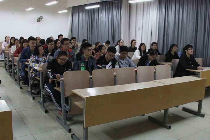 1508901767968042.jpg 党员发展对象讨论会5.jpg