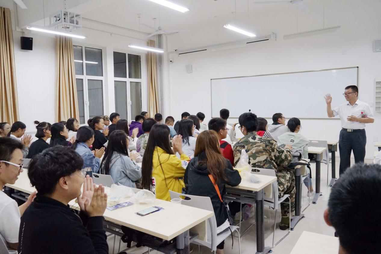 1537860368116831.png 图片1.png