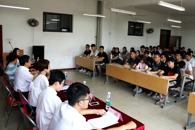 1497573980613676.jpg 20170615学生会换届 (5).jpg